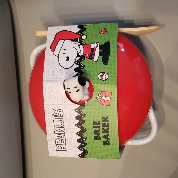 Peanuts Snoopy and friends Brie Baker and wooden Cheese Knife set NWT - Picture 3 of 6